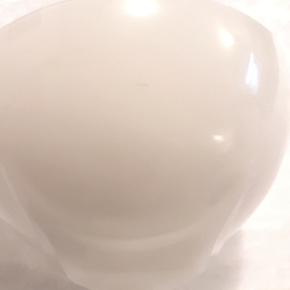 Vintage Milk Glass  Dish 50+years old - Picture 4 of 4